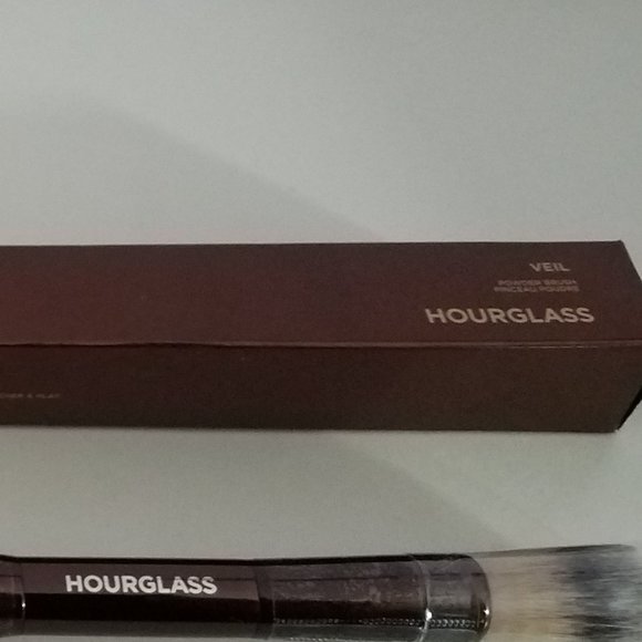 $21 OFF  ✅ Hourglass VEIL POWDER BRUSH Double Ended (Dual-Sided) ✨ NEW IN BOX - Picture 6 of 12